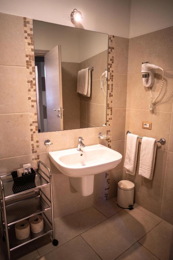 Garni Gianmartin Hotel Limone sul Garda Luaran gambar